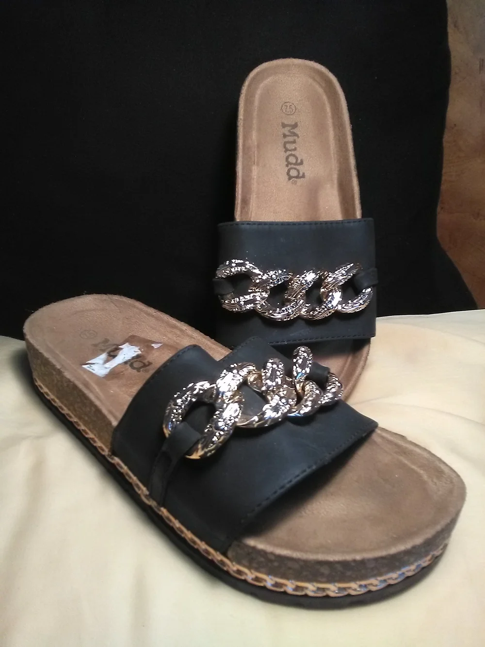 NWT Mudd Black Slide Sandals w/ Gold Chain Accent SZ 38/ 7.5 CHUNKY